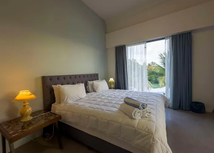 Ramada Suites By Wyndham Seafront Coral Coast